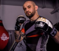 BUSHIDO Rękawice MMA / Krav Maga Sparingowe ARM-2011B UNDEFEATED