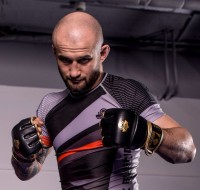 BUSHIDO Rękawice MMA E1V8 Czarno-Złote