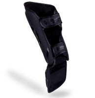 GROUND GAME Ochraniacze Piszczeli i Stopy Grube STRIPE BLACK