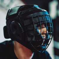 DANIKEN Kask Karate / Krav Maga z Kratą Metalową Czarny