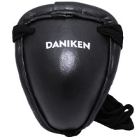 DANIKEN Suspensor Ochraniacz Krocza Muay Thai Metalowy Czarny