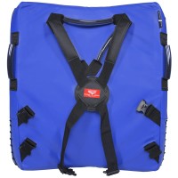 BELTOR Duża Tarcza na Szelkach KAME do Karate Kyokushin Niebieska 76 x 76 cm