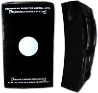 BUSHI Tarcza do Kopnięć Profilowana z Kółkiem Czarna 50 x 30 cm