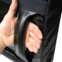 BUSHI Tarcza do Kopnięć Profilowana z Kółkiem Czarna 50 x 30 cm