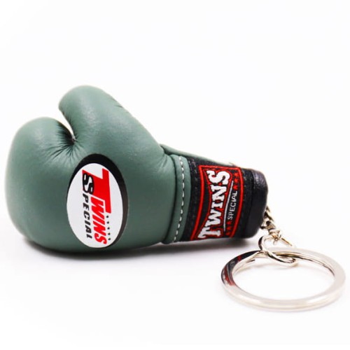 TWINS SPECIAL Breloczek Do Kluczy Rękawica Bokserska Oliwkowa